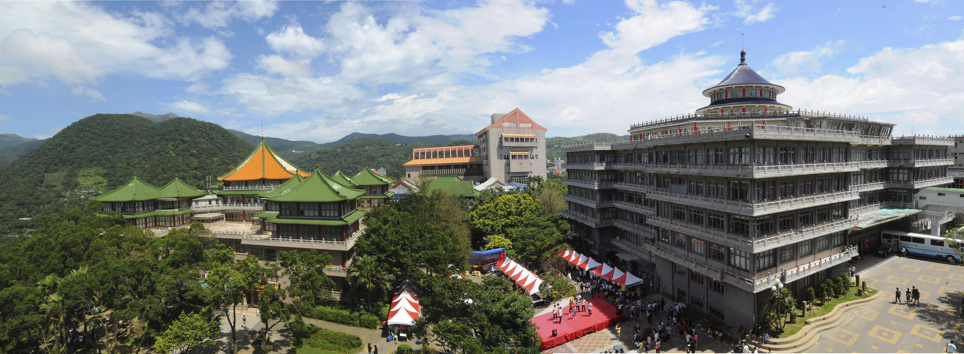 文化大學優勢的地理環境，結合卓越多元的學習環境，來文化大學上課，不僅更從容，也為未來開啟無限可能。