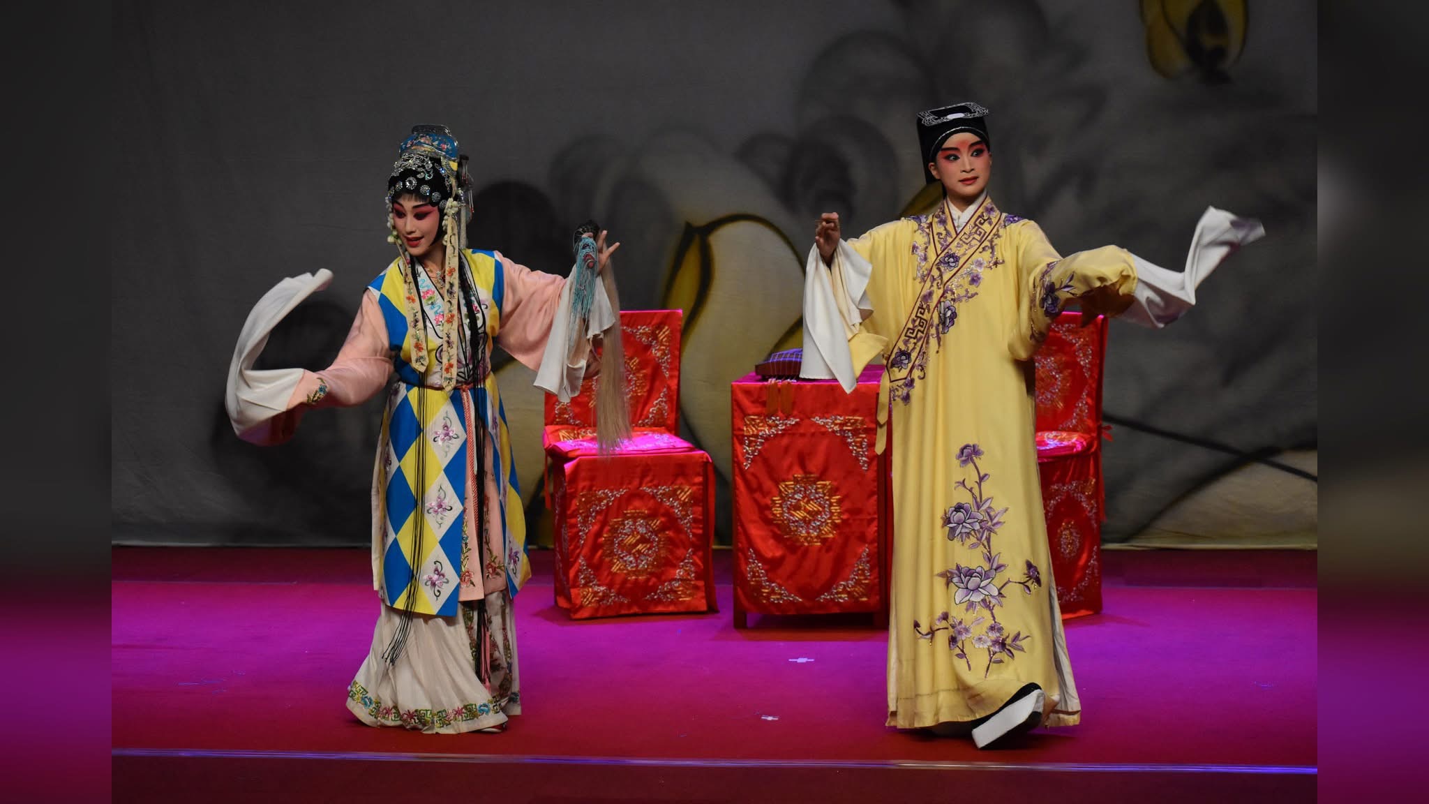 台灣崑劇團致力於培養青年演員，也積極與現代藝術跨界合作，讓崑曲既保有古典的身段，也長出面向未來的靈魂。。圖/取自陳碧涵臉書