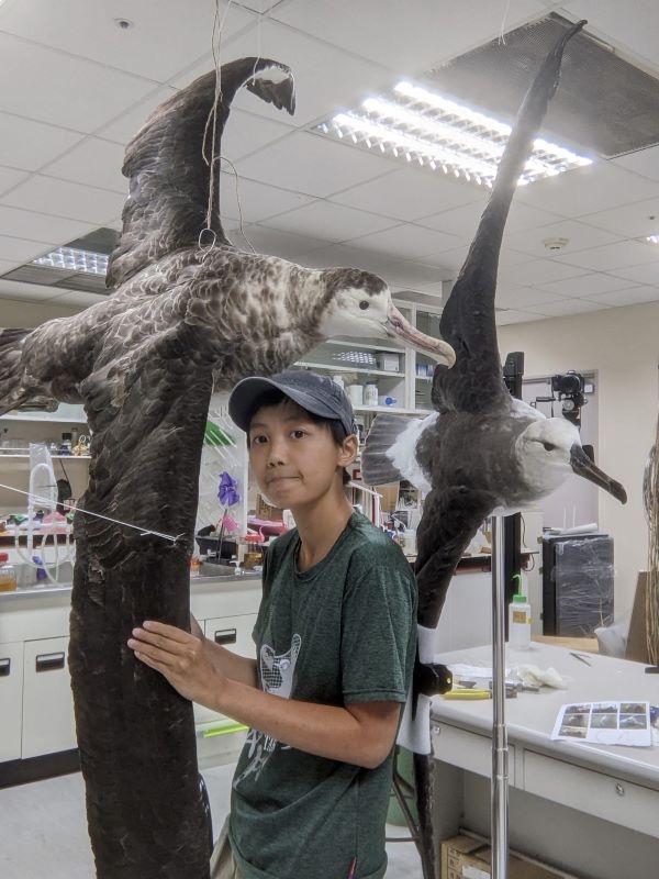 馮孟婕思考的不僅是如何寫出一隻鳥,更要讓讀者看見鳥與土地、文化、歷史以及人的生活之間,原本就存在卻常被忽略的關係。圖/取自陳碧涵臉書