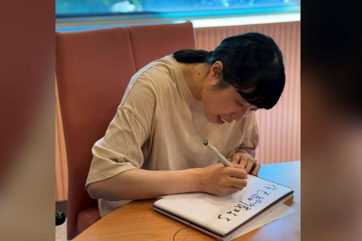 李凱琳身為視障柔道選手、藝術創作者和運動人平台專欄作者，將運動員精神、生命的重量與光芒，用不同的形式延續下去。圖/取自陳碧涵臉書