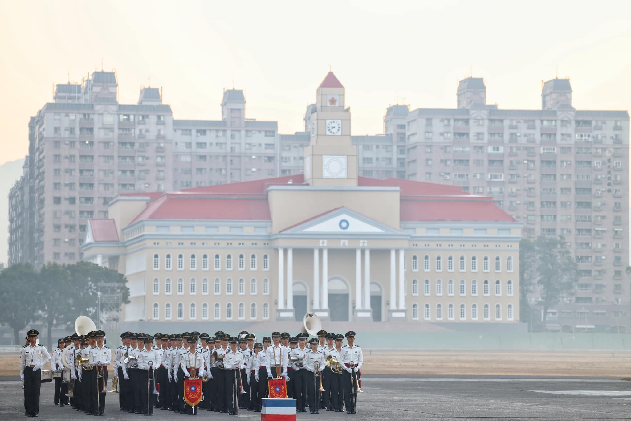黃埔軍校即將舉行百年校慶，退輔會副主委李文忠認為這是國家大事建議總統應該親自主持。圖/取自陸軍官校臉書