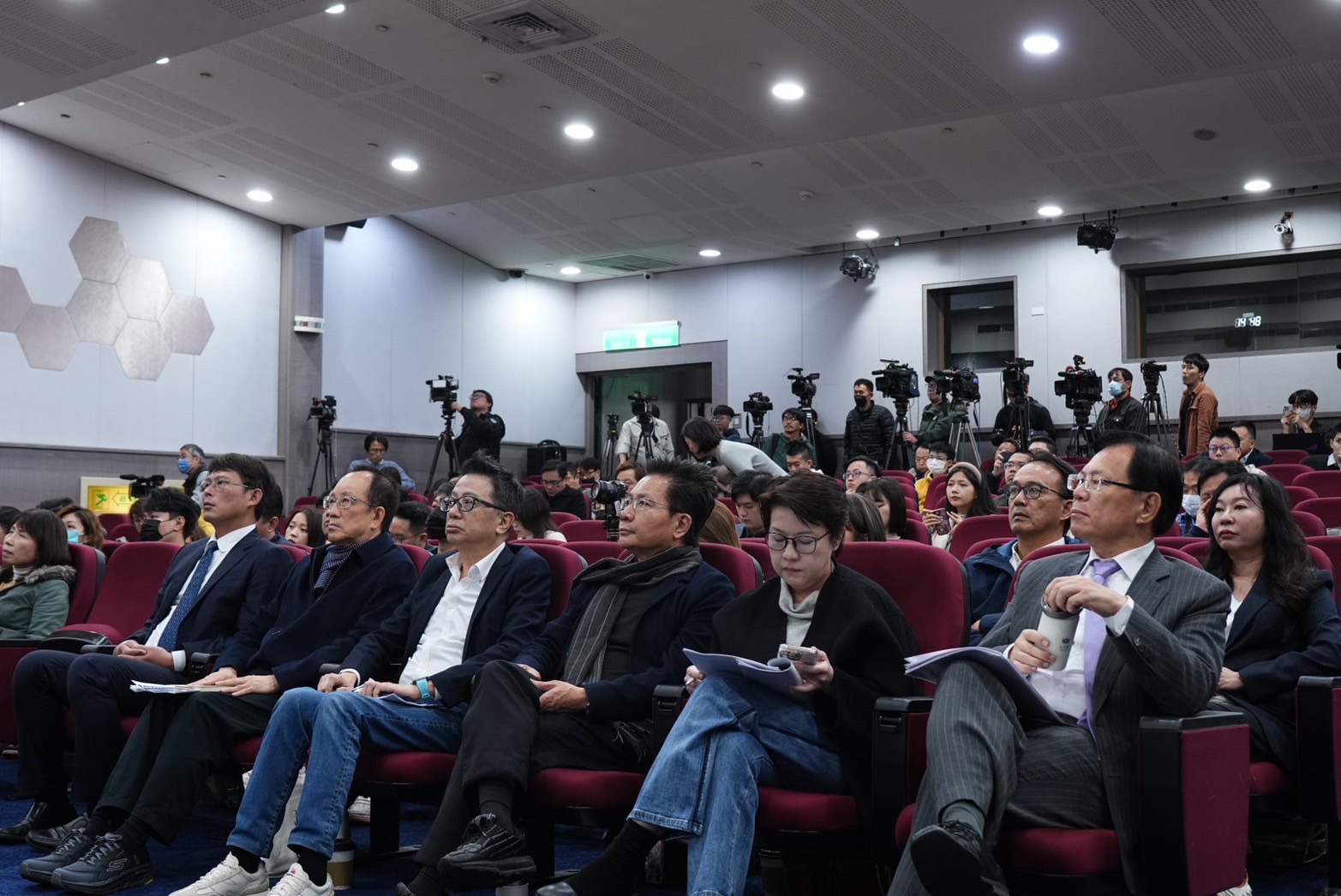 民眾黨26日舉行記者會，反擊北檢對主席柯文哲的指控。圖/陳思豪攝