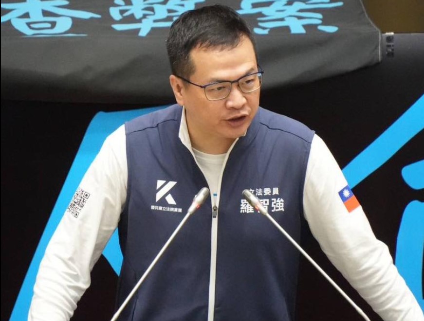 「網路流量記錄」建置系統所需費用？藍委羅智強爆料：法務部用一張A4紙1年就要108億。圖/取自羅智強臉書