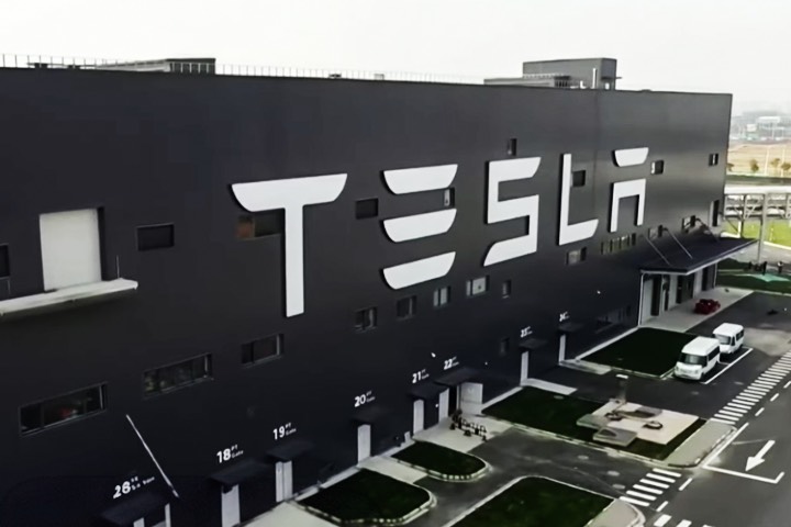 研究報告:馬斯克涉入黨派政治 讓特斯拉在美少賣逾百萬輛電動車