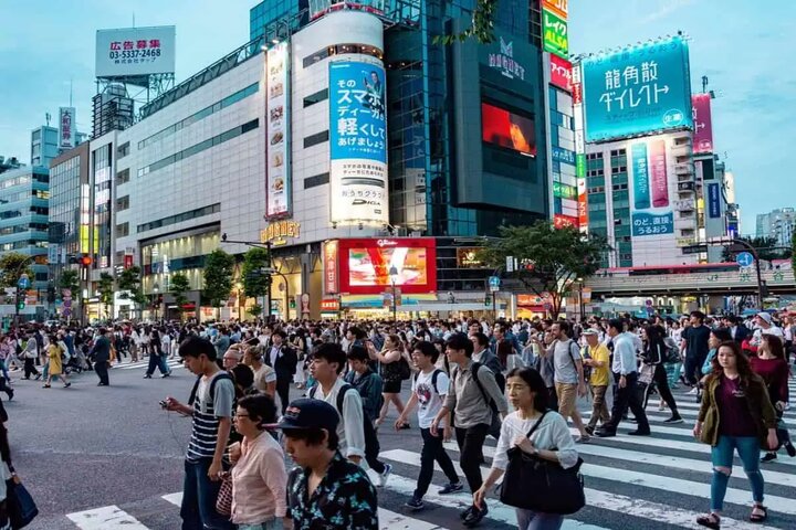 不婚不生已經導致日本面臨史上最嚴重的少子化浪潮。圖/取自Smriti Sharma《推特》