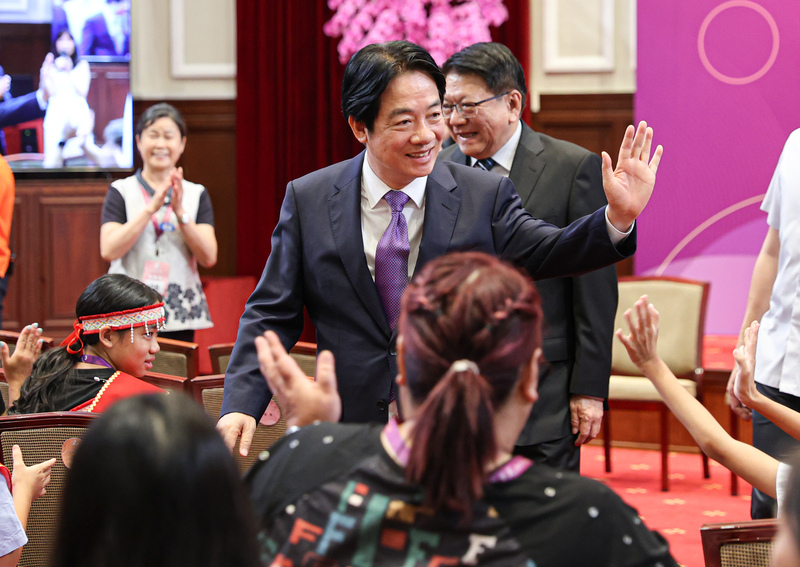 前行政院副院長鄭文燦驚傳涉貪，前立委邱毅預測「將發展成賴蔡鬥爭」。圖/中央社