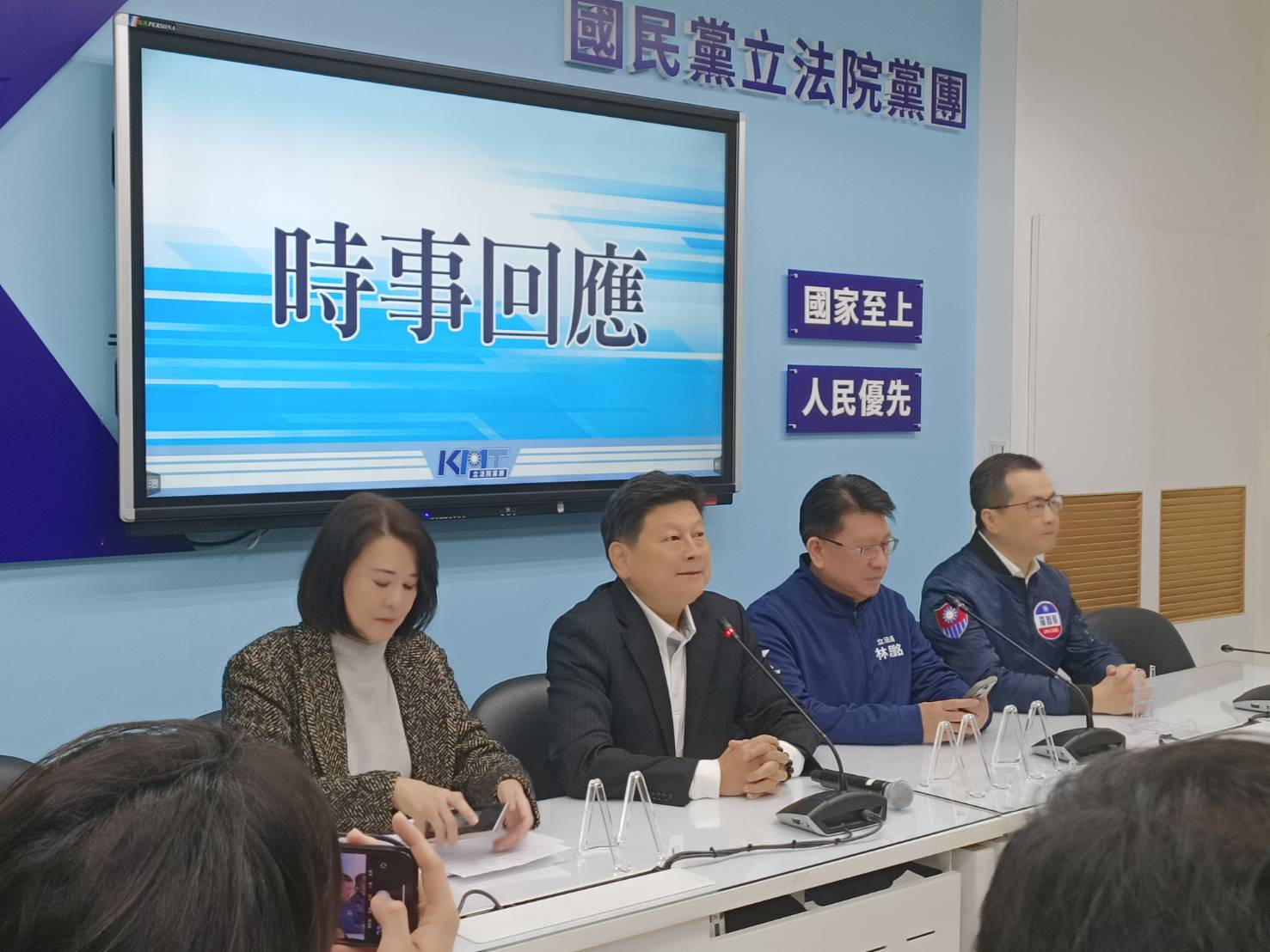國民黨立院黨團8日清楚表態，不會罷免民進黨區域立委。圖/記者簡立欣攝