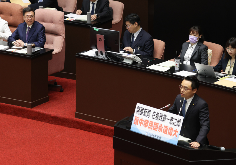 國民黨籍立委洪孟楷在卓揆施政報告後質詢是否支持廢死，卓揆不願表態。圖／中央社