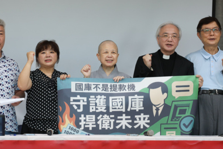 帶頭拒領普發1萬挨轟 釋昭慧自揭月薪14萬：我需要什麼供養