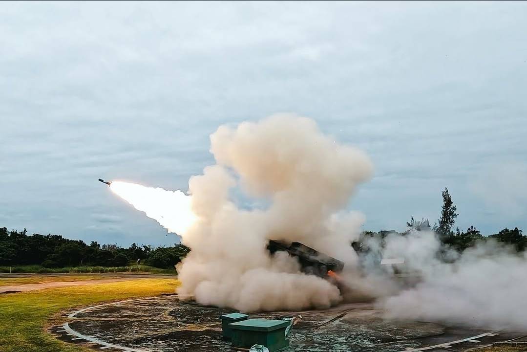 【圍台軍演】史上最大的對台軍售引起史上最接近本島的對台軍演