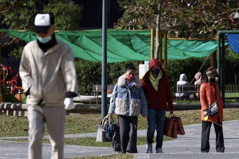 氣溫驟降，彰化縣在32小時內暴增72人送醫急救。圖/中央社