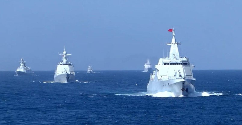 中國海軍的新艦不斷下水，最近又有更神秘的隱形戰艦服役。 圖/取自海軍發布震撼宣傳片《Always Ready·枕戈擊楫》