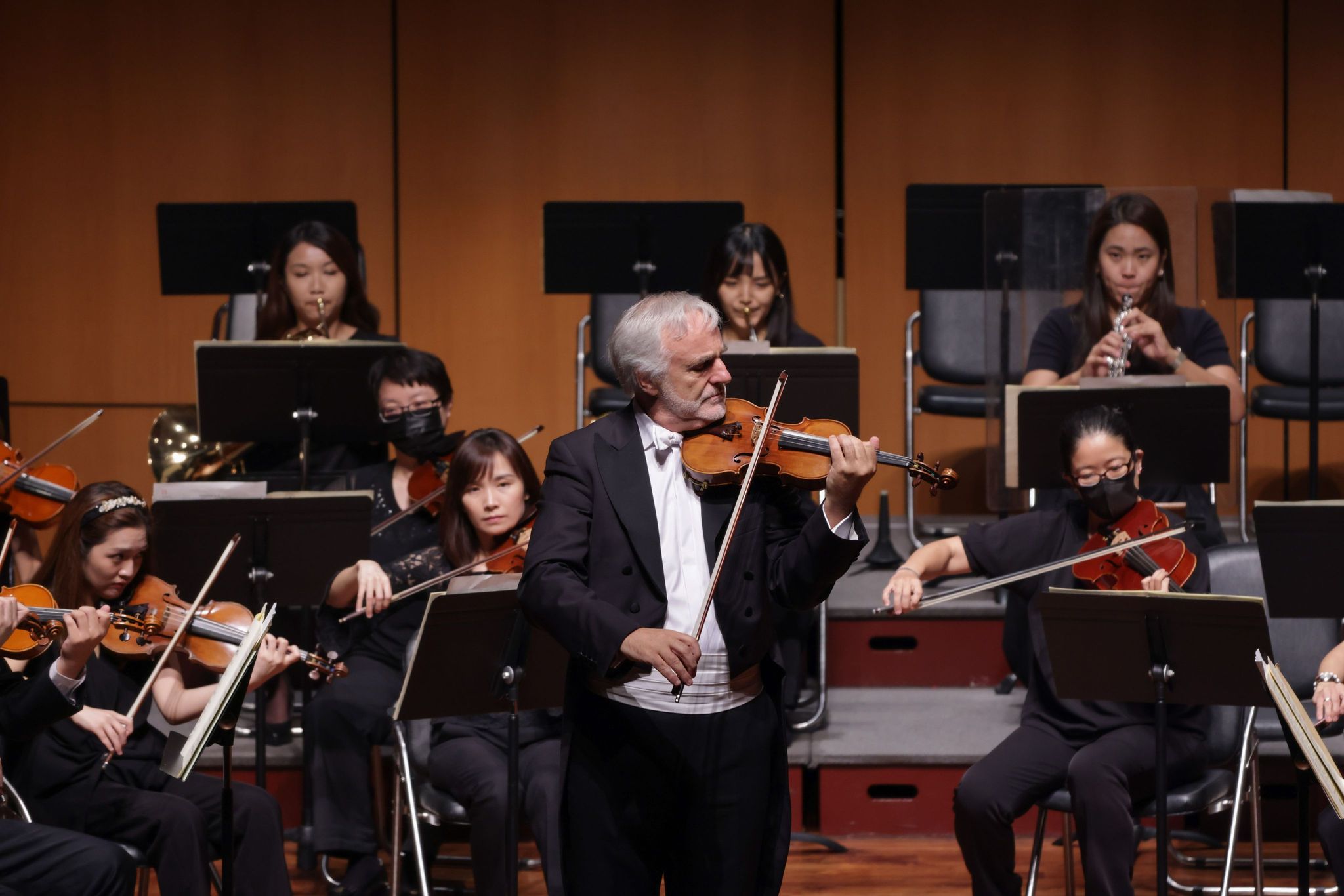 霍內克將演出貝爾格小提琴協奏曲，以及親自領席《天方夜譚》。圖/國台交提供，照片攝於2023年10月1日臺中市中山堂