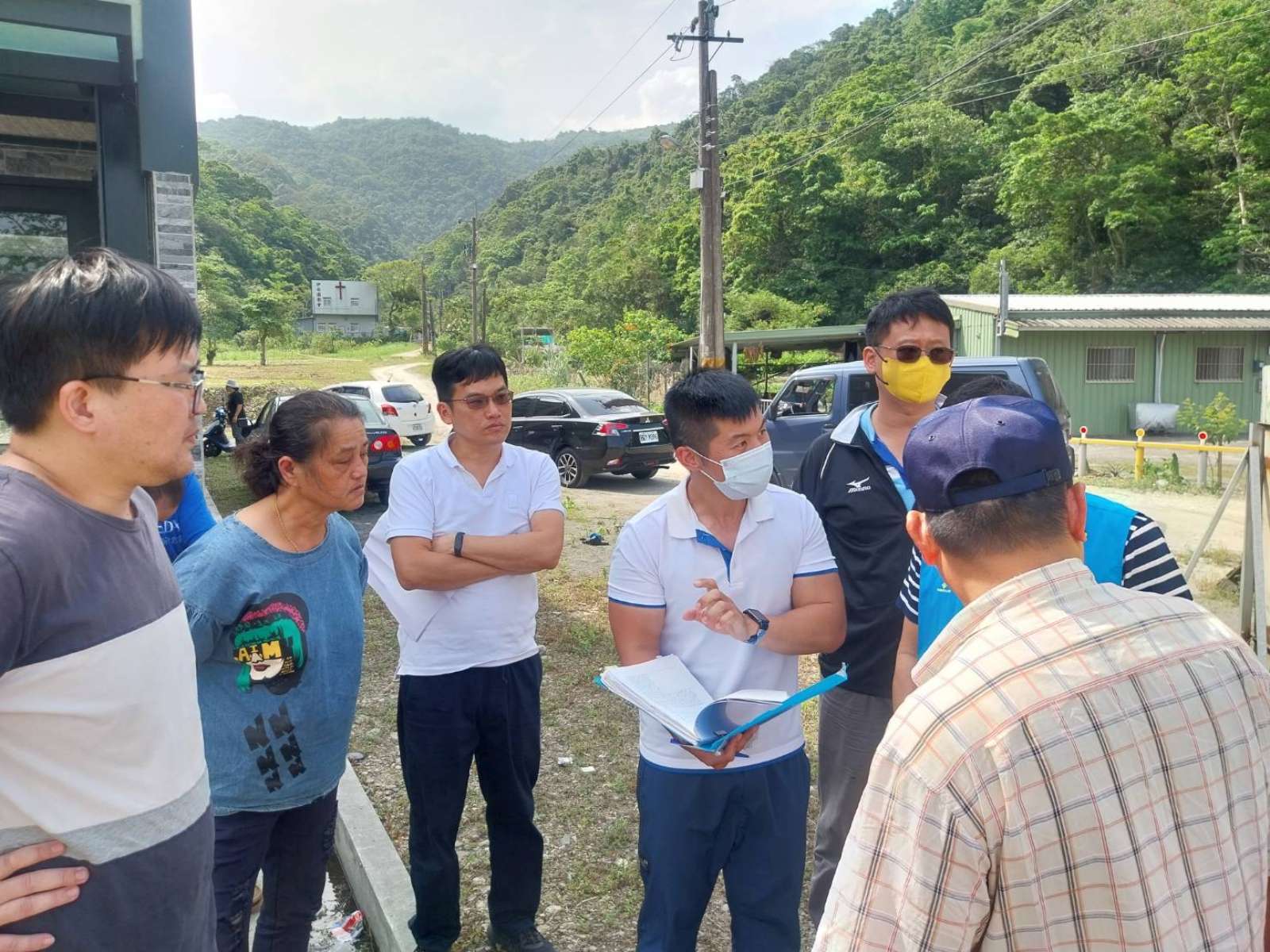台水八區派員至大同鄉松羅村說明無自來水延管補助及宣導接用自來水。圖/取自台灣自來水公司第八管理處網站