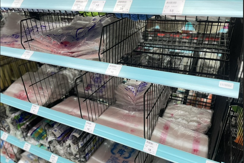 經濟部凍漲電價　卻擋不住塑膠袋、安全帽之亂