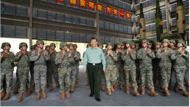 中共軍委主席習近平2024年10月17日視察東部戰區轄下位於安徽的飛彈旅。圖/取自新華社