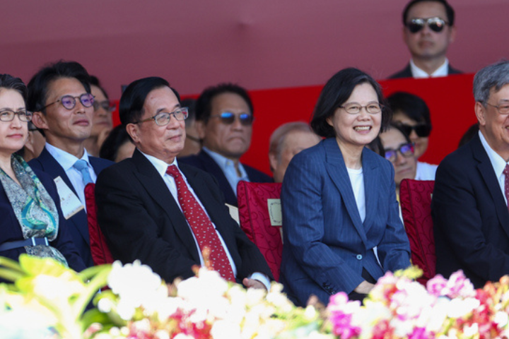 貪污犯高調復出！扁與《鏡電視》合作新節目　網炸鍋：有黨證真好