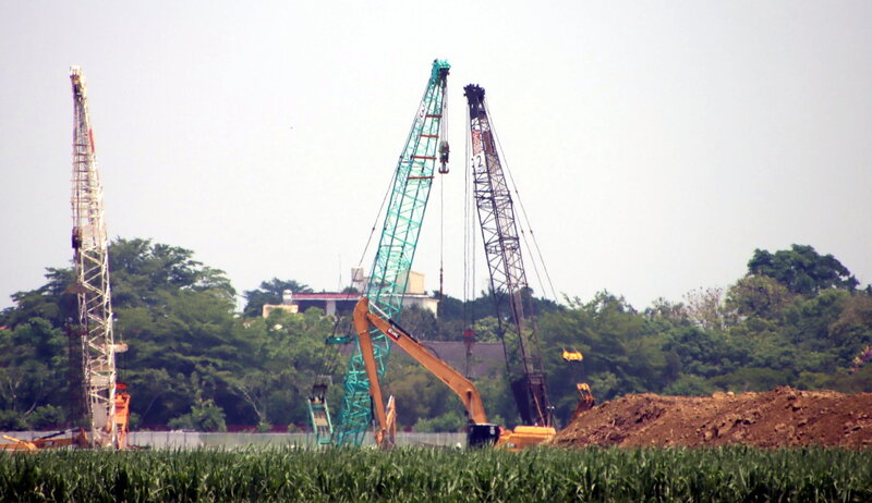 台積電先進封裝廠進駐嘉義科學園區，第1座廠已5月已動工，但由於挖到疑似遺址目前暫時停工。圖/中央社