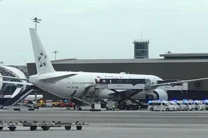 班機成功迫降在曼谷機場。圖/取自Nanana365《推特》