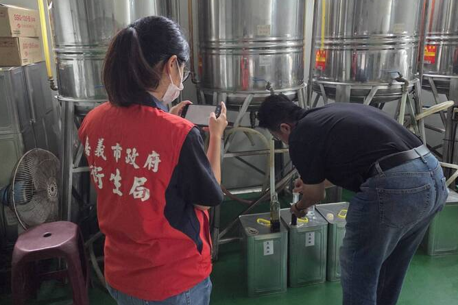 【毒油風暴】麻油也驗出苯駢芘超標　北市緊急下架187瓶、第四波食用油大抽驗