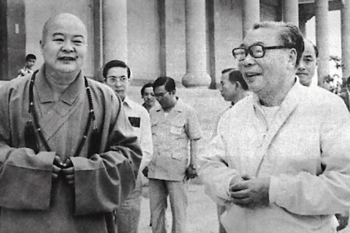 國民黨考紀會主委兼大陸事務部主任張雅屏在臉書發文，紀念蔣經國（前右）時期對民眾的啟發。圖/取自張雅屏臉書