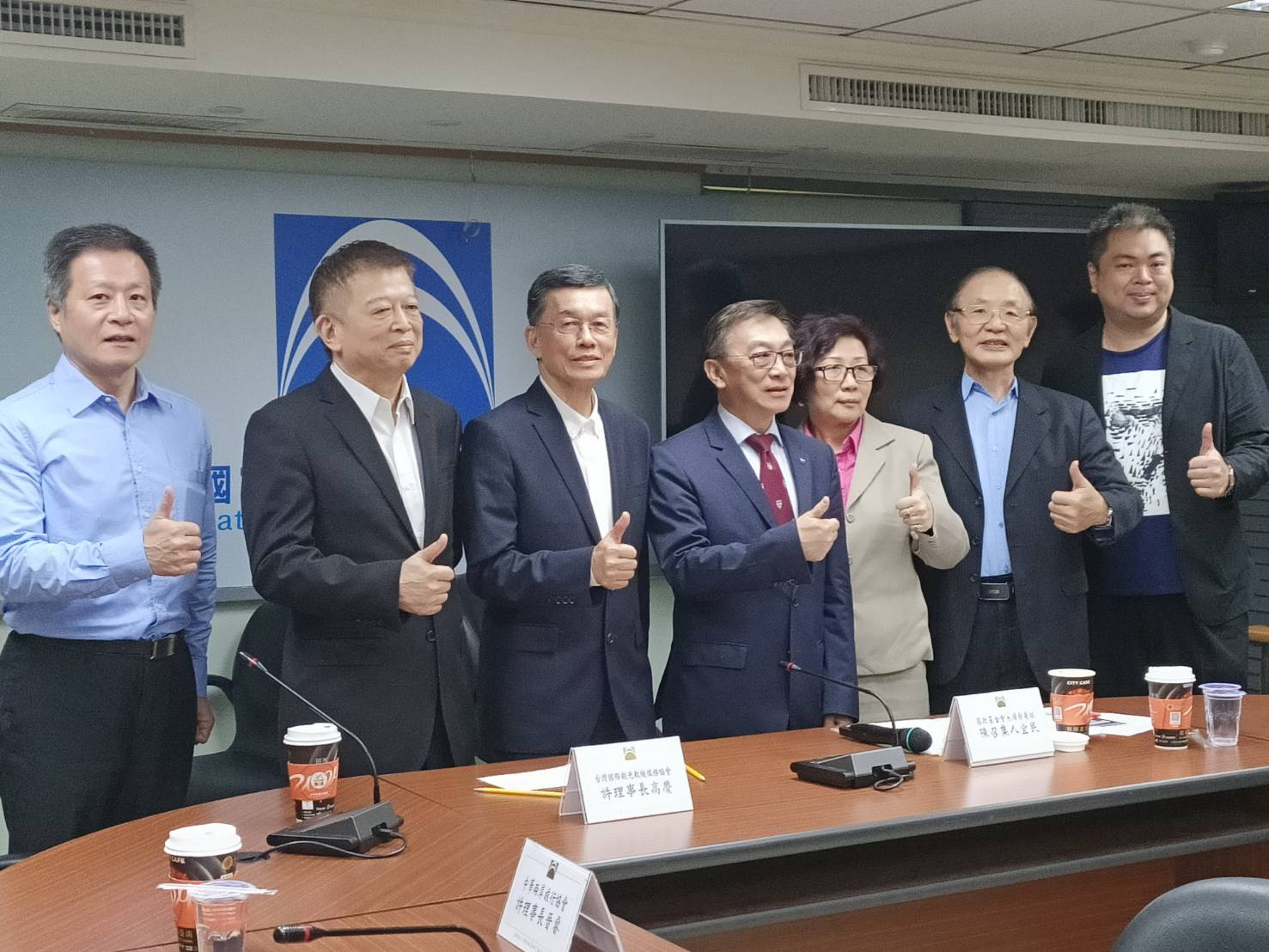 國政基金會21日舉行觀光產業發展瓶頸及解決之道:赴中禁團令的法源及衍生問題座談會。圖/簡立欣攝
