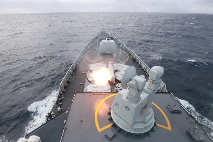 共軍影片點出此次的實彈軍演核心目的在於打斷台灣的「能源線」。圖/取自中國軍號