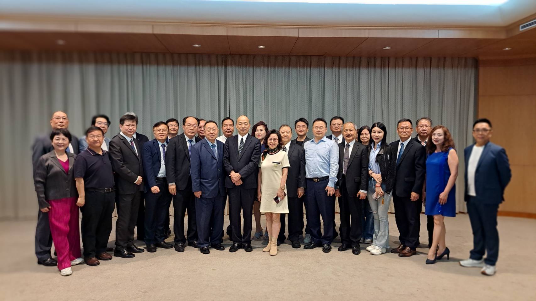 台灣大健康產業聯盟協會2日拜訪立法院長韓國瑜。圖/宋秉忠攝 