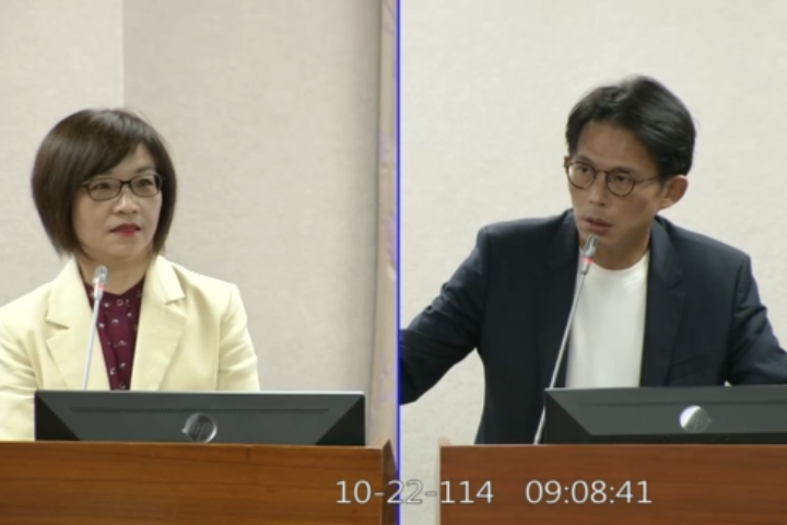 批司法院黑箱！黃國昌揭院會紀錄未公開、法庭直播變錄影帶：踐踏立法者