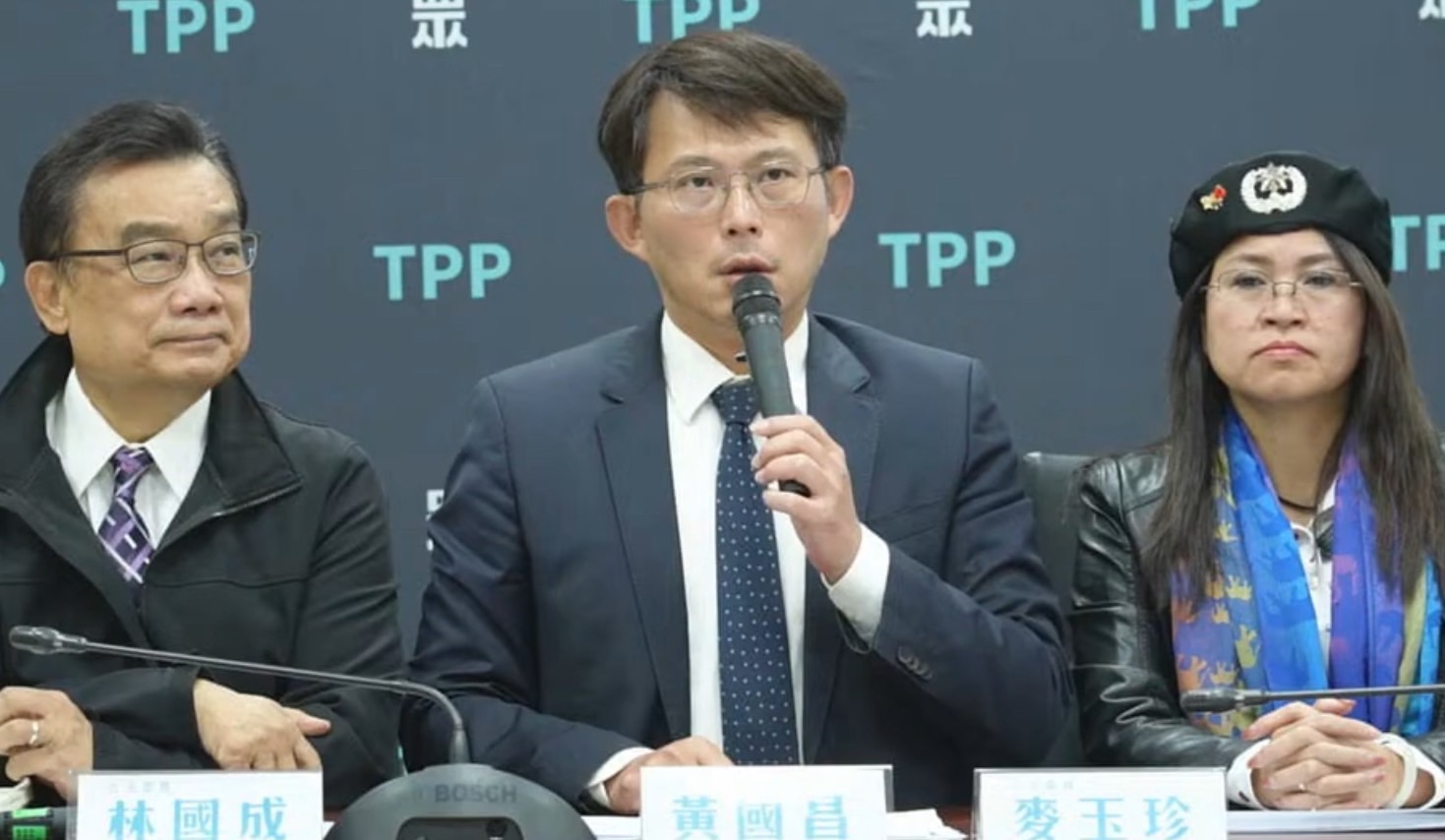 民眾黨立委黃國昌表示，民眾黨將號召群眾上街抗議，要求總統賴清德歸還人民司法正義。圖／中央社