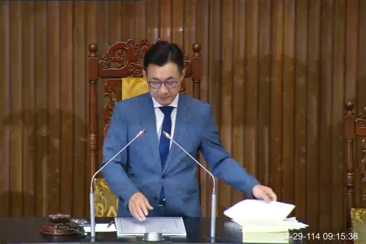 立法院副院長江啟臣(圖)29日主持立法院會，9點整會議開始，9點16分即宣布散會，被綠營批為太混，藍委則回批行政院怎麼不趕快編特別預算。圖/翻攝自國會頻道