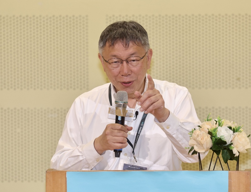 柯文哲出席民眾黨公職共識營重提「藍白合」舊事。圖/中央社
