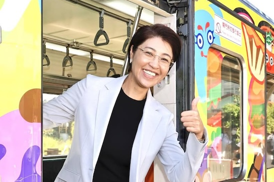 南投縣長戰開打！許淑華讚對手是「學霸牙醫」　喊話選舉回歸政策