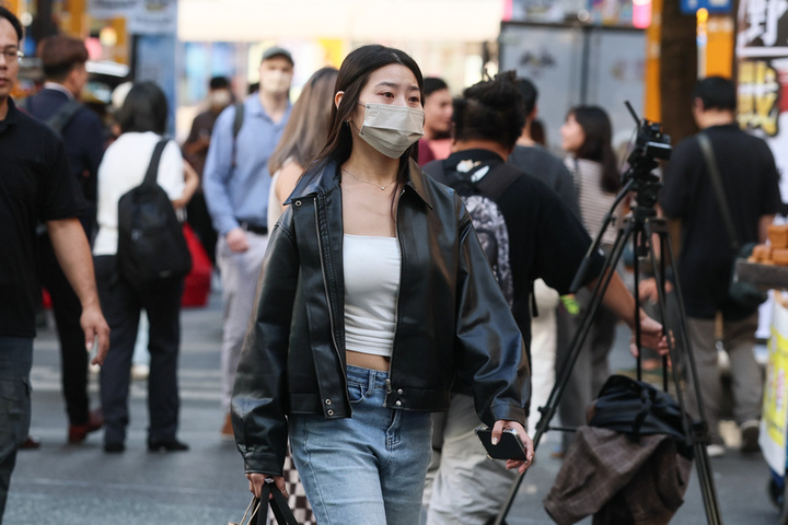 東北季風清晨涼冷迎風面局部雨　周五起漸回暖留意日夜溫差