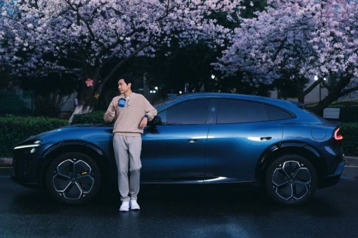 雷軍再創奇蹟！電動SUV一開賣就20萬輛 蘋果造車夢折翼他做到了