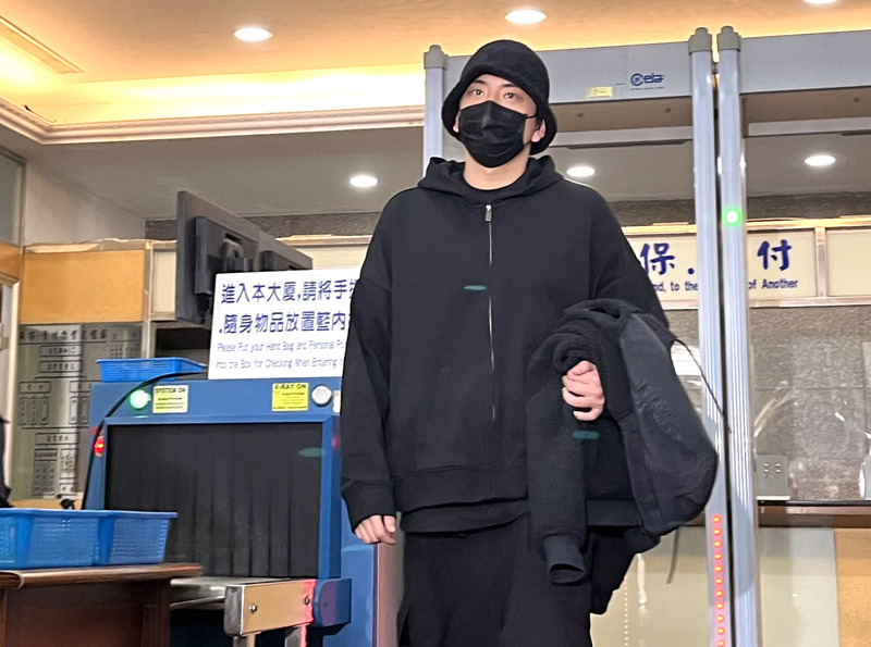 藝人王大陸繼逃兵風暴後，再爆出教唆毆打Uber司機 ，３月５日以500萬元重金交保。圖／中央社