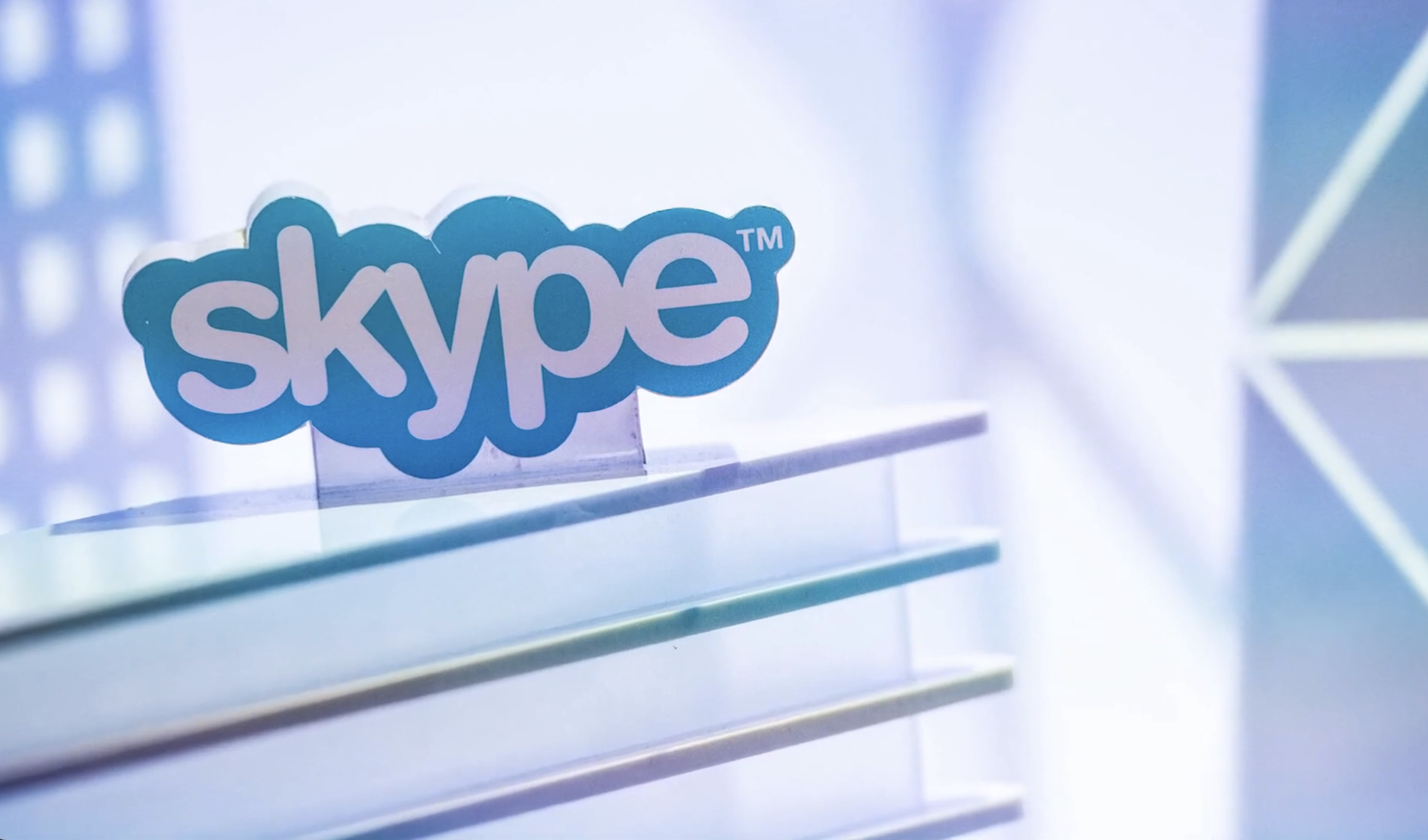 微軟宣布，Skype將於5月起終止服務，部分功能將整合至該公司主推的視訊會議與團隊協作平台Microsoft Teams。圖/翻攝自WFAA YouTube頻道