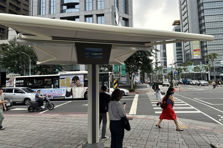 各地晴到多雲高溫暖熱　金馬留意低雲局部霧