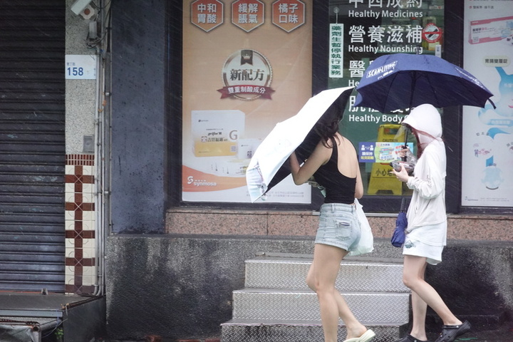 楊柳颱風遠離雨勢趨緩　各地恢復夏季天氣型態
