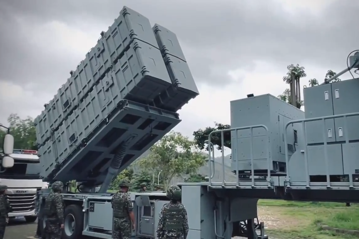 海鋒四中隊飛彈車組放列，針對中共東部戰區在臺灣周邊海、空域軍演，海軍保持高度警覺。圖/中華民國海軍提供