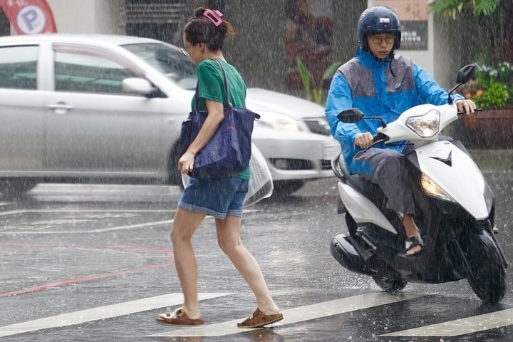 東北季風颱風外圍環流共伴　北北基宜防豪雨以上降雨