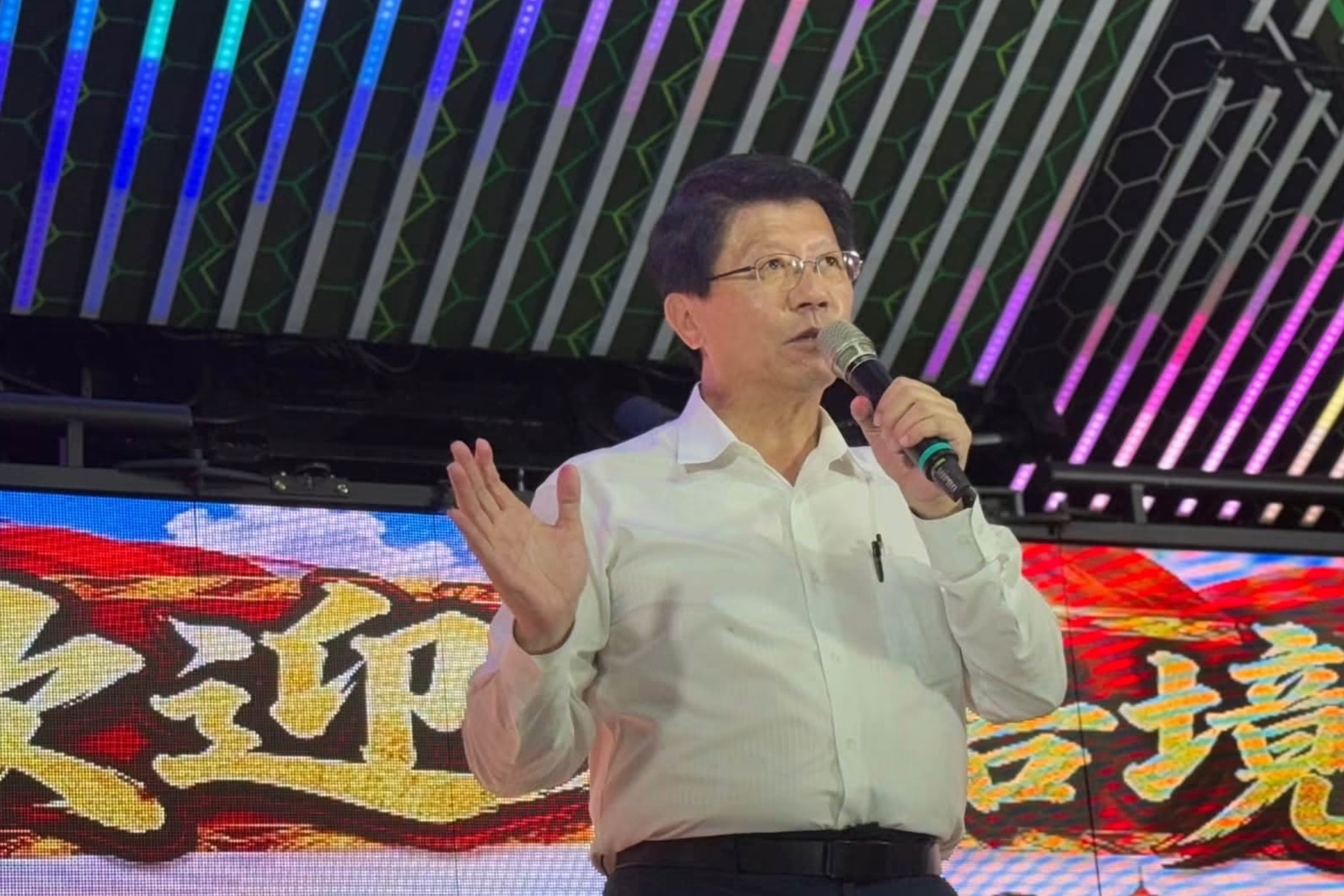 謝龍介誓當選徹查學甲爐碴案！韓侯盧合體造勢改期　柯志恩闖罷韓聖地喊創新歷史