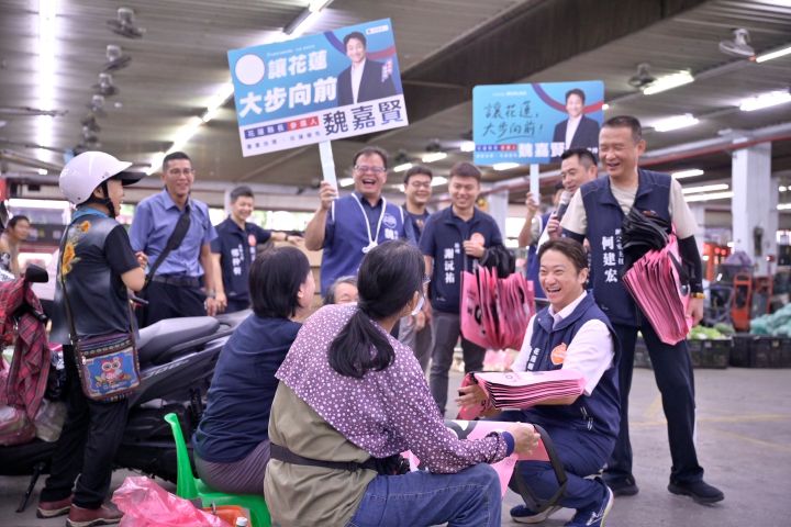 魏嘉賢表示,自己過去擔任花蓮市長,累積市場環境改善、攤商溝通及地方行銷的實務經驗。圖/魏嘉賢辦公室提供