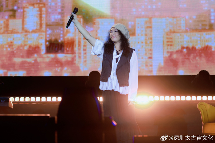 《城裡的月光》許美靜南京復出演唱會失常 精神科醫生這麼說
