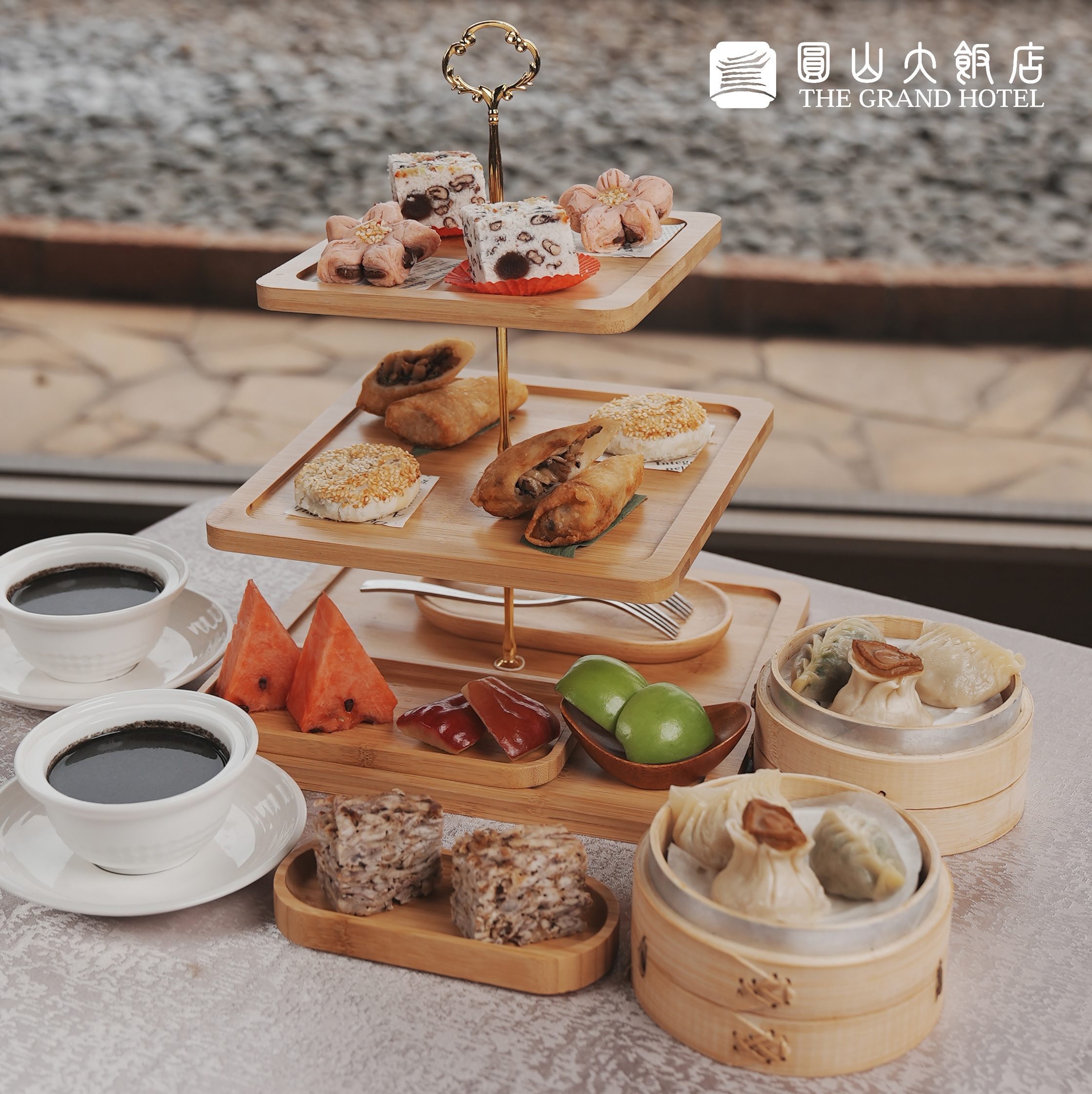 圓山飯店下午茶時段推出主廚精心獨創的手工限量甜點。圖/圓山大飯店提供