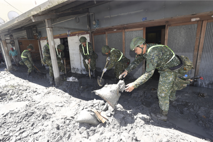 堰塞湖災情慘重 臉書粉專揭唐家山驚人化解經典案例 提醒爆破非萬靈丹