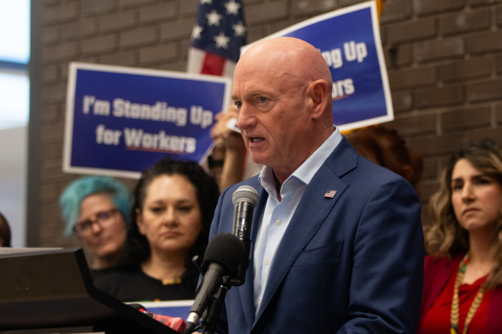 上校退役民主黨參議員籲軍人拒絕非法命令　五角大廈威脅召回軍法審判