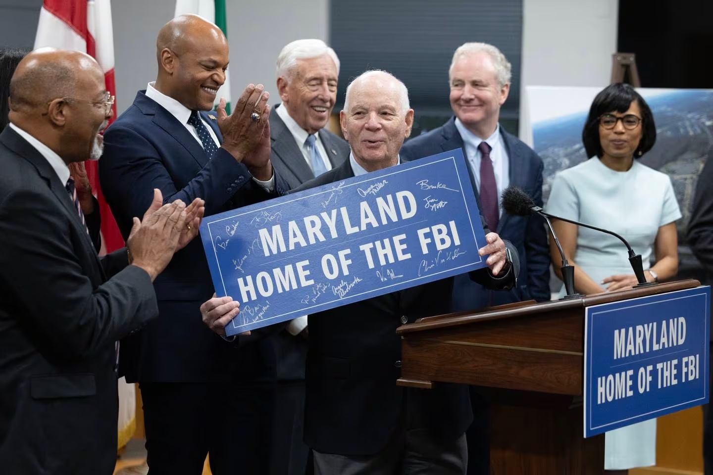 美國參議院外交委員會主席卡定（Ben Cardin）批評中共實施M503航路，是「危險且挑釁」。圖/取自Ben Cardin臉書