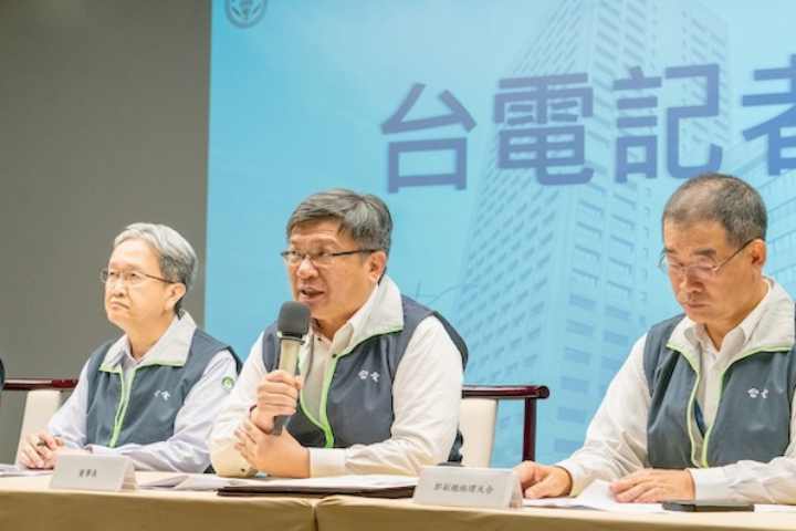 陳其邁提管制興達發電  藍議員質疑：看到賴清德就閉嘴