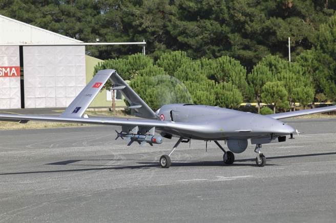 土耳其TB2無人機，可攜掛150公斤的武器。圖/取自拜拉克塔爾公司官網